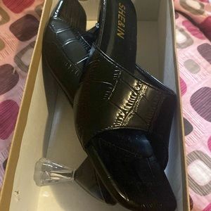 Cute Black Heels For sell